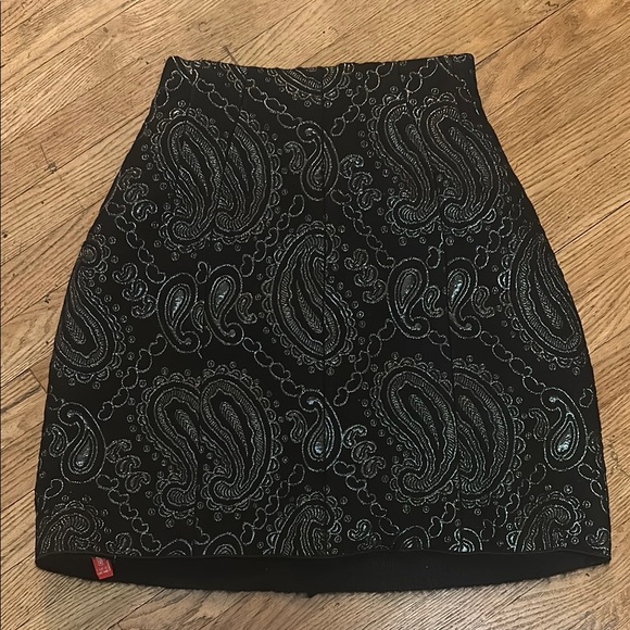 Marc Jacobs Dresses & Skirts - ✨Marc Jacob’s ✨ Elegant Black Paisley Skirt